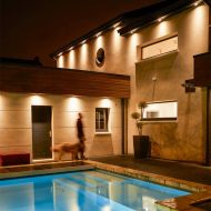 maison-piscine-nuit-eclairage-700x700_7